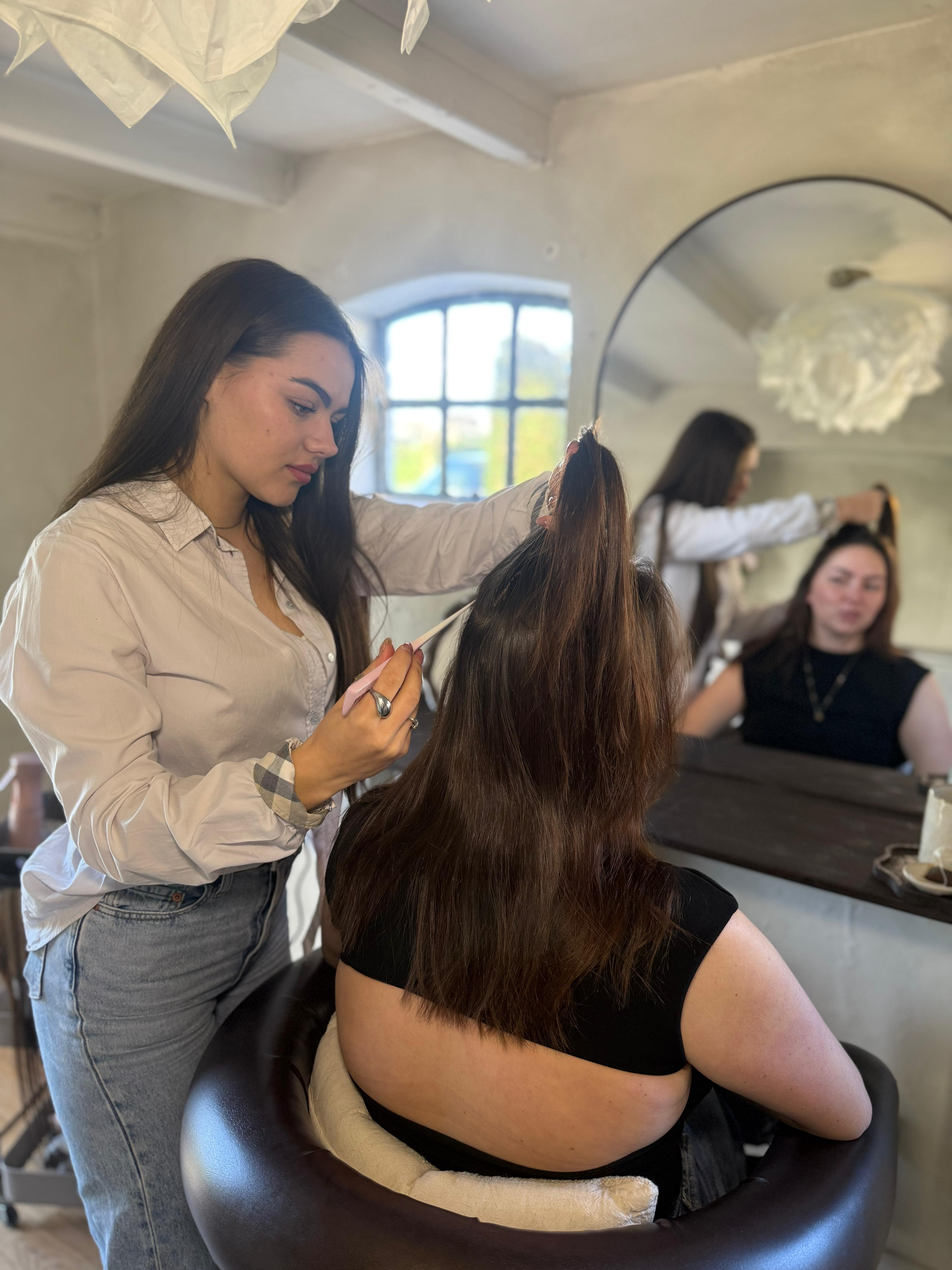 Nikita van Asperen — hair extensions specialist Slavic Glow Lunteren